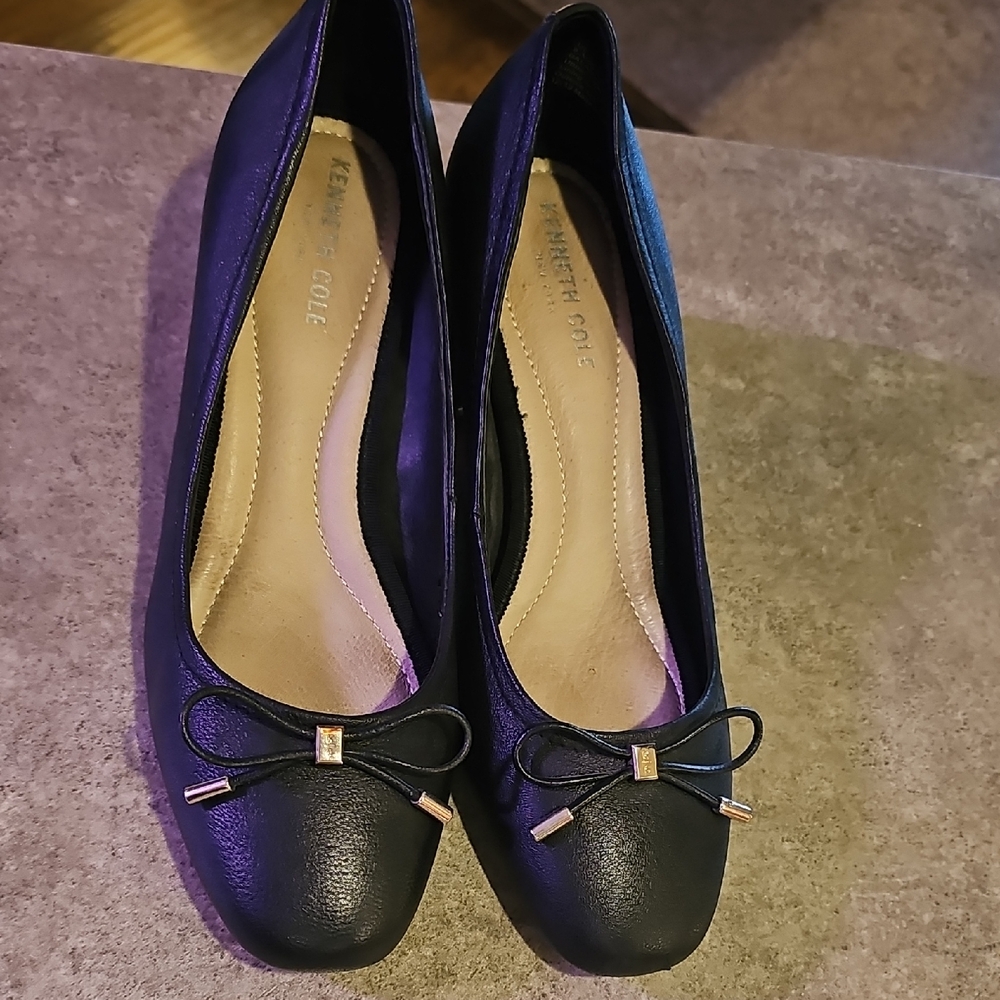 Kenneth Cole Black Flats with Bow Accent